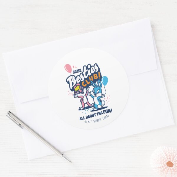 Baby_Lola_and_BUGS_BUNNY™_-_Besties_Club!_Classic_Round_Sticker_3 Baby Lola And BUGS BUNNY™ Besties Club Classic Round Sticker