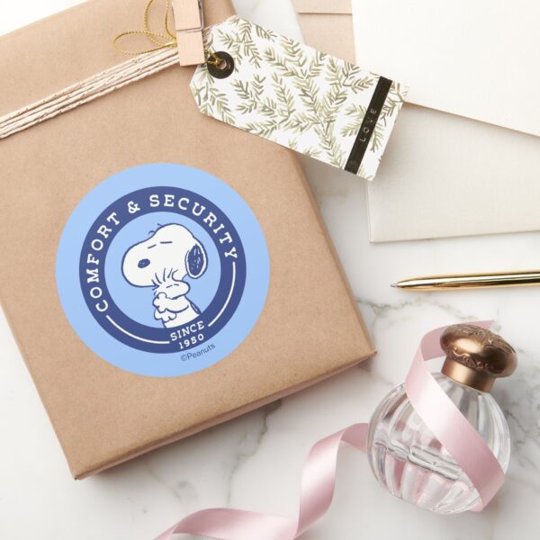 Comfort_&_Security___Snoopy_&_Woodstock_Hug_Classic_Round_Sticker_5 Comfort Security Snoopy Woodstock Hug Classic Round Sticker