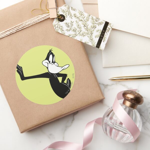 DAFFY_DUCK™_Leaning_Against_a_Wall_Classic_Round_Sticker_5 DAFFY DUCK™ Leaning Against A Wall Classic Round Sticker