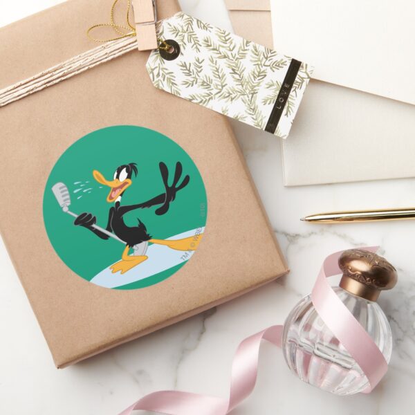 DAFFY_DUCK™_Singing_Classic_Round_Sticker_5 DAFFY DUCK™ Singing Classic Round Sticker