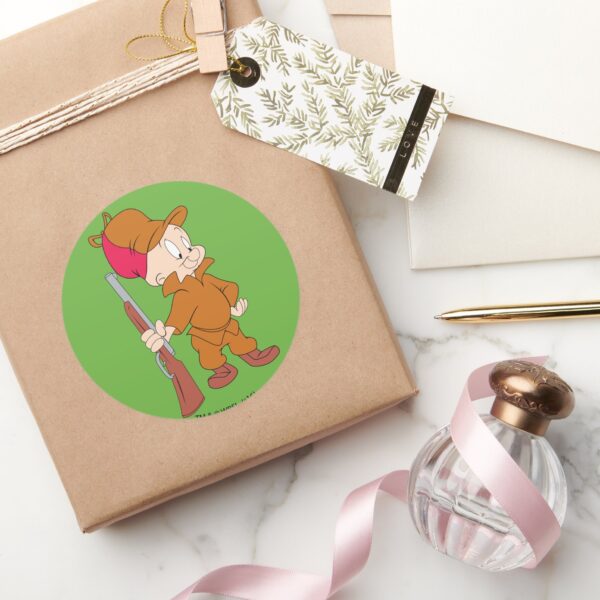 ELMER_FUDD™___With_Gun_Classic_Round_Sticker_5 ELMER FUDD™ With Gun Classic Round Sticker