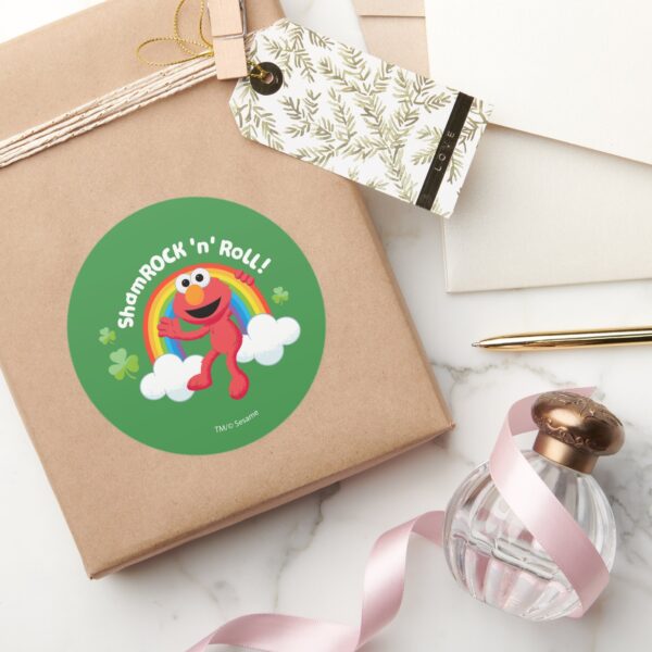 Elmo Shamrock N Roll Rainbow Classic Round Sticker