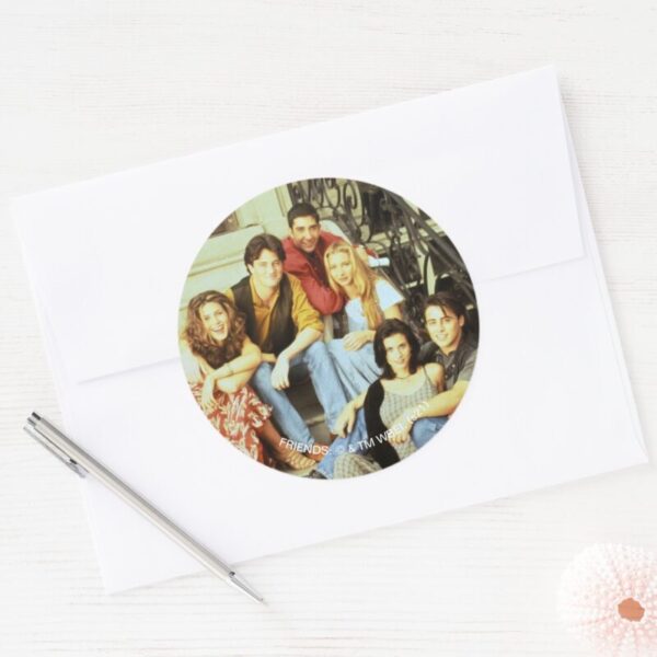 FRIENDS™_Cast_Sitting_on_the_Stoop_Classic_Round_Sticker_2 FRIENDS™ Cast Sitting On The Stoop Classic Round Sticker