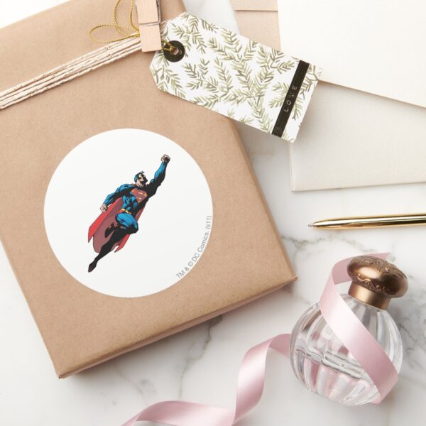 Flying_to_the_right_-_Comic_Classic_Round_Sticker_5 Flying To The Right Comic Classic Round Sticker