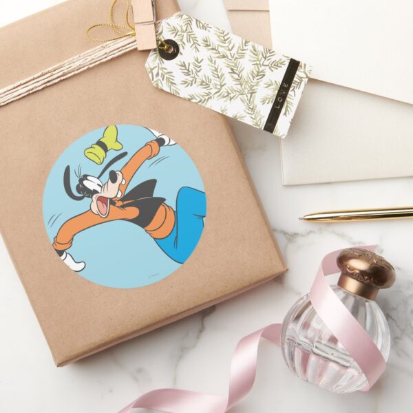 Goofy___Slipping_Classic_Round_Sticker_5 Goofy Slipping Classic Round Sticker