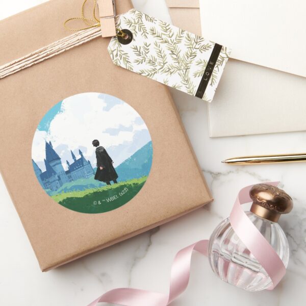 HARRY POTTER™ Overlooking HOGWARTS™ Castle Classic Round Sticker