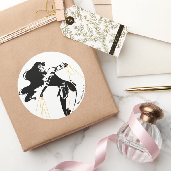 Justice_League___Wonder_Woman_With_Lasso_Pop_Art_Classic_Round_Sticker_5 Justice League Wonder Woman With Lasso Pop Art Classic Round Sticker