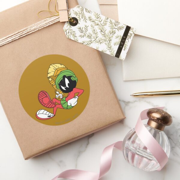 MARVIN_THE_MARTIAN™_Reclining_With_Laser_Classic_Round_Sticker_5 MARVIN THE MARTIAN™ Reclining With Laser Classic Round Sticker