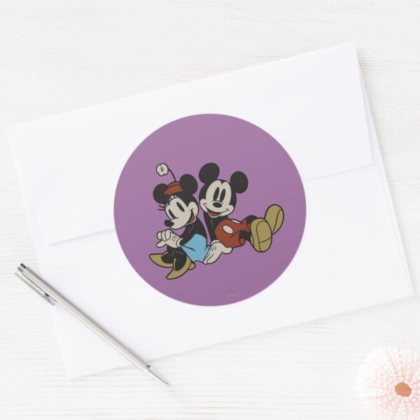Mickey_&_Minnie___Classic_Pair_Sitting_Classic_Round_Sticker_3 Mickey Minnie Classic Pair Sitting Classic Round Sticker