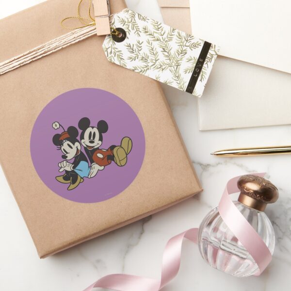 Mickey_&_Minnie___Classic_Pair_Sitting_Classic_Round_Sticker_5 Mickey Minnie Classic Pair Sitting Classic Round Sticker