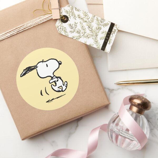 Peanuts___Snoopy_Running_Classic_Round_Sticker_5 Peanuts Snoopy Running Classic Round Sticker
