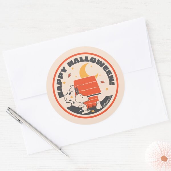 Peanuts___Vintage_Snoopy_Scared_By_Ghost_Classic_Round_Sticker_3 Peanuts Vintage Snoopy Scared By Ghost Classic Round Sticker