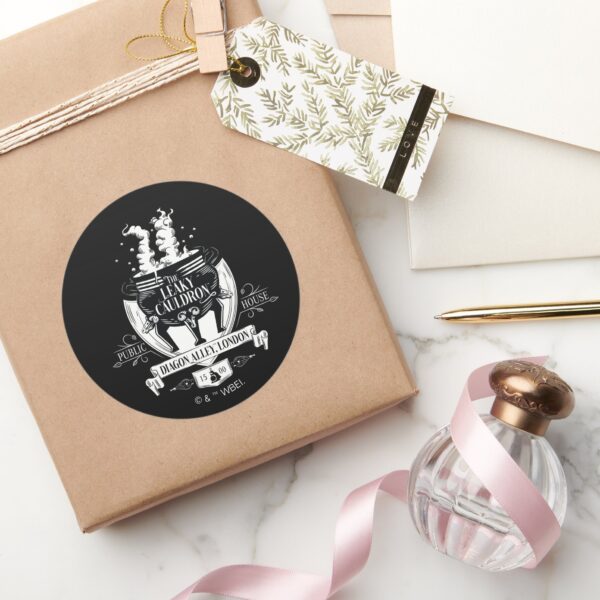 THE_LEAKY_CAULDRON™_Shop_Graphic_Classic_Round_Sticker_5 THE LEAKY CAULDRON™ Shop Graphic Classic Round Sticker