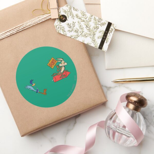 WILE_E._COYOTE™_and_ROAD_RUNNER™_ACME_Rocket_Classic_Round_Sticker_5 WILE E. COYOTE™ And ROAD RUNNER™ ACME Rocket Classic Round Sticker