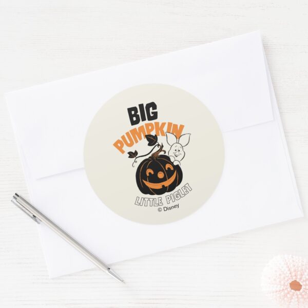 Winnie The Pooh Little Piglet Big Pumkin Classic Round Sticker