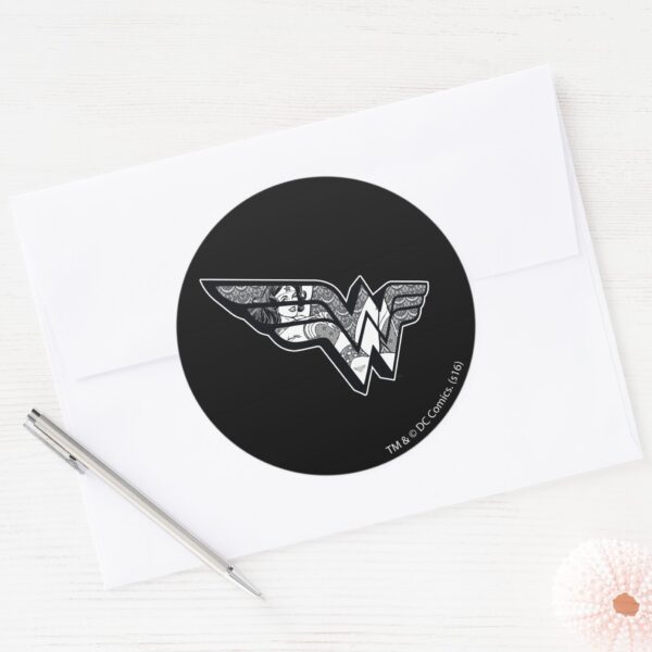 Wonder_Woman_Sitting_In_Angled_Lace_Logo_Classic_Round_Sticker_3 Wonder Woman Sitting In Angled Lace Logo Classic Round Sticker